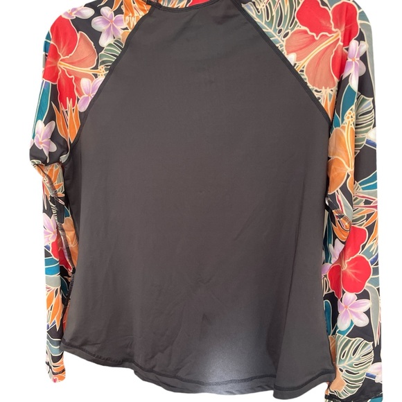 HURLEY Women’s Black Colorful Tropical Floral Surf Rash Guard. UPF 50+, NWT - Picture 3 of 5